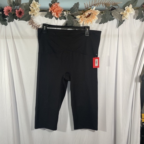NWT‎ $78 Spanx [ PLUS 1X ] Active Knee-Length Leggings in BLACK - Picture 6 of 13